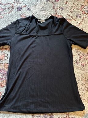 white birch Black Short-Sleeve Ribbed Tee with Square Yoke